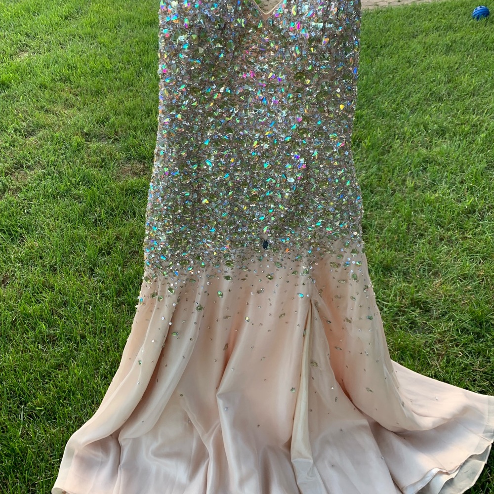 Dress - Picture 2 of 5